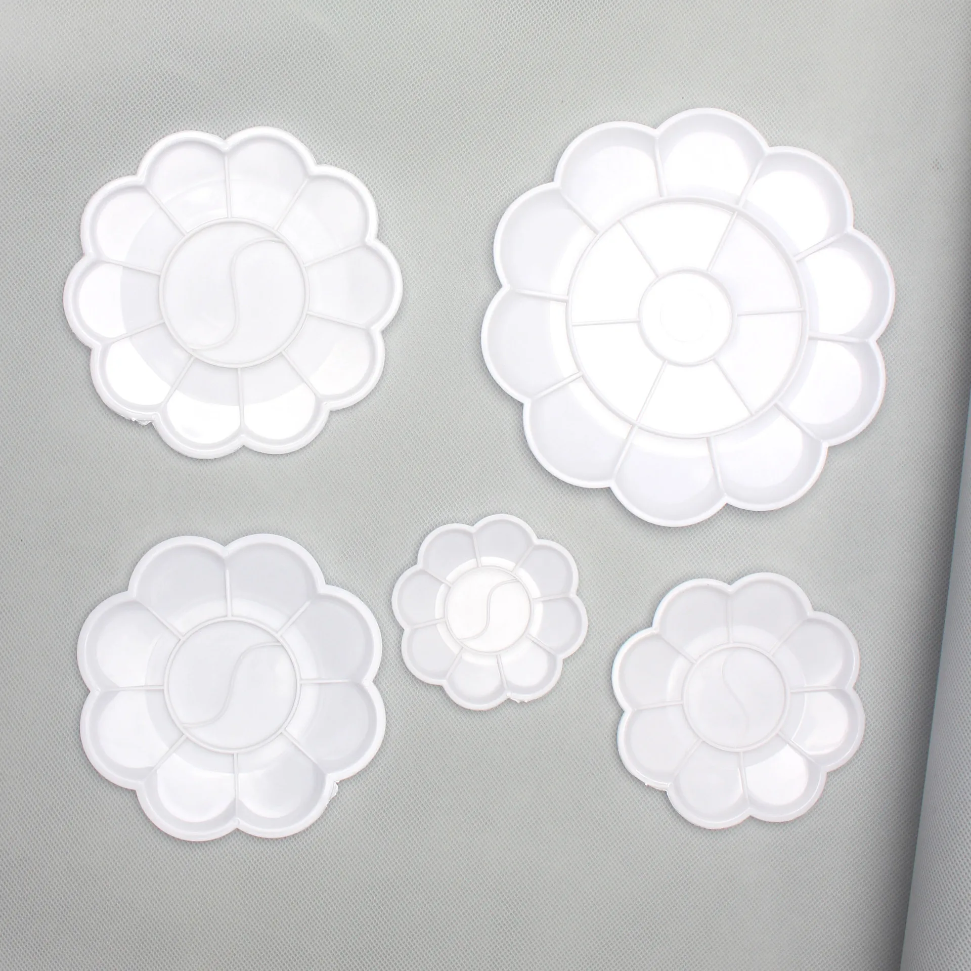 Plastic Color Palette Plum Blossom Color Palette Children's Painting Color Tray
Plastic Color Palette Plum Blossom Color Palette Children's Painting Color Tray