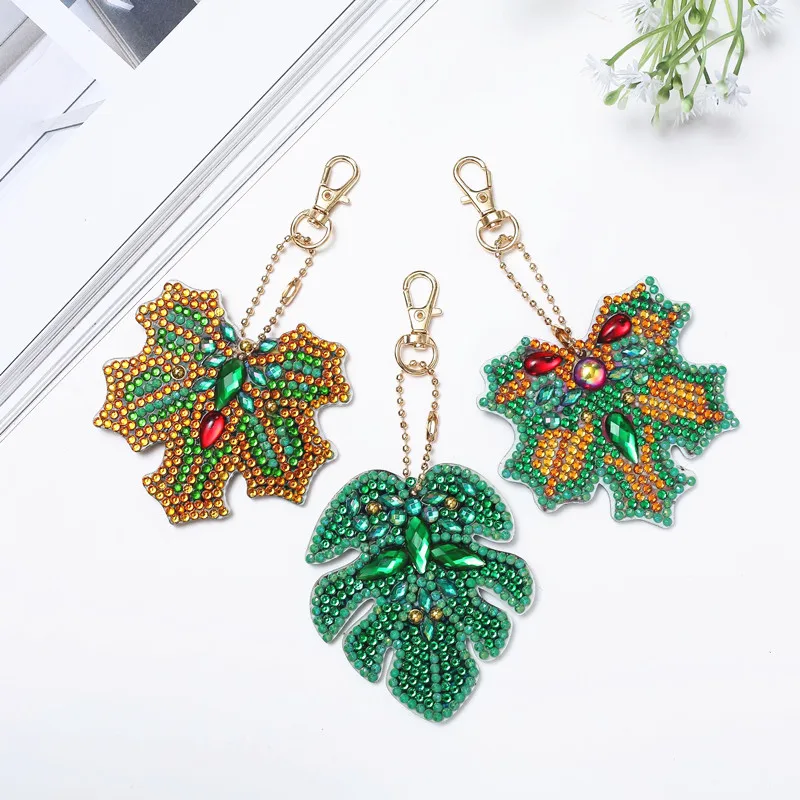 5D Diamond Painting Keychain Rhinestone Embroidery DIY Craft Kits Diamond Painting Cross Stitch Pendant Key Chain Accessories 
5D Diamond Painting Keychain Rhinestone Embroidery DIY Craft Kits Diamond Painting Cross Stitch Pendant Key Chain Accessories