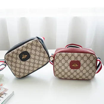 Autumn and winter new fashion letter pu female bag shoulder messenger female small bag Korean version
Autumn and winter new fashion letter pu female bag shoulder messenger female small bag Korean version