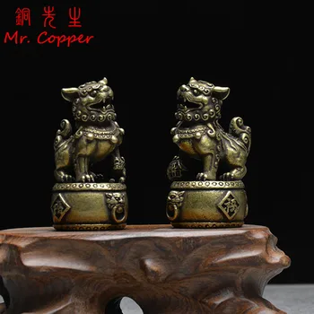 Antique Copper 1 pair Lions Figurines Miniatures Bronze Feng Shui Lion Statue Home Decor Accessories Brass Animal Desk Ornaments 
Antique Copper 1 pair Lions Figurines Miniatures Bronze Feng Shui Lion Statue Home Decor Accessories Brass Animal Desk Ornaments
