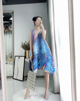 New Early Autumn Large-Size Reduced-Age Autumn dress A-Character National Style Dresses European Station MIYAKE pleated dress 
New Early Autumn Large-Size Reduced-Age Autumn dress A-Character National Style Dresses European Station MIYAKE pleated dress
