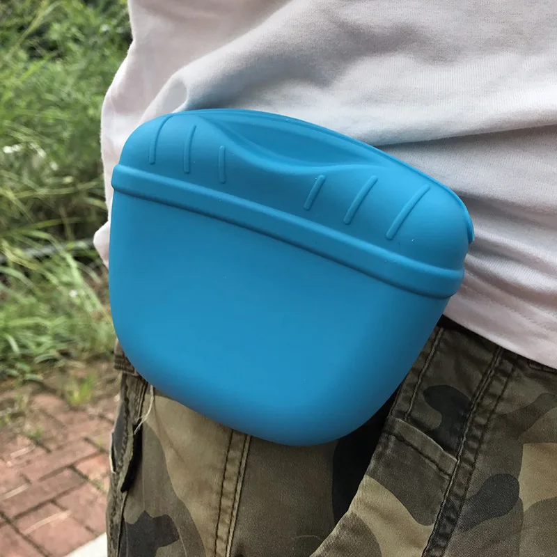 Silicone Outdoor Portable Dog Treat Waist Bag Snack Haversack Pocket Reward Bag Dogs Cats Training Supplies Pet Accessories
Silicone Outdoor Portable Dog Treat Waist Bag Snack Haversack Pocket Reward Bag Dogs Cats Training Supplies Pet Accessories