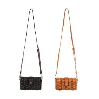 2020 Spring,Women Shoulder Bags,Front flap closure, with interlocking clip, adjustable shoulder strap,AMN-BO1200
2020 Spring,Women Shoulder Bags,Front flap closure, with interlocking clip, adjustable shoulder strap,AMN-BO1200