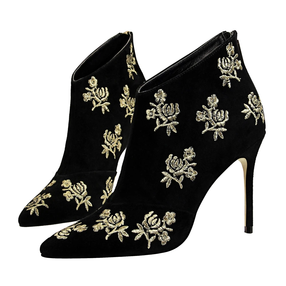 Women's boots stiletto high heel suede color matching embroidery line flower pointed thin slimming nightclub sexy booties
Women's boots stiletto high heel suede color matching embroidery line flower pointed thin slimming nightclub sexy booties