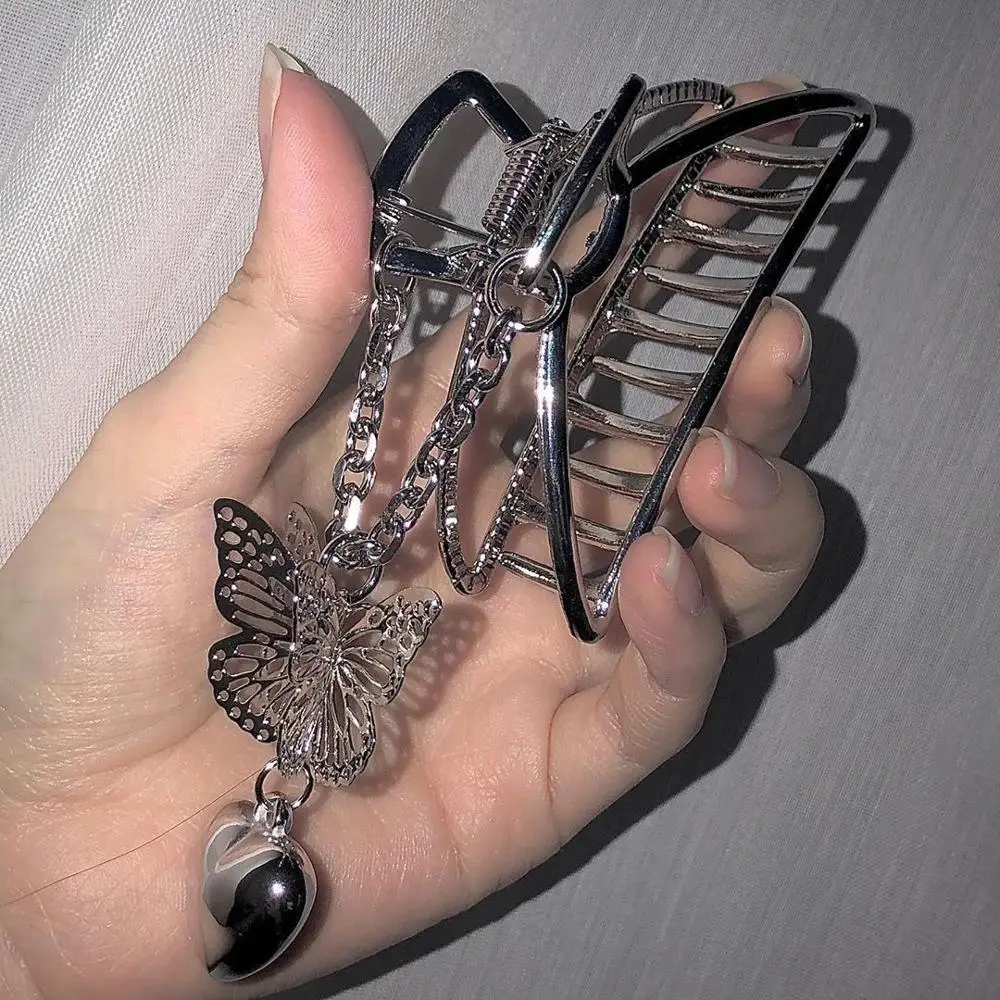 Bath Catch Three-dimensional Butterfly Love Pendant Catch Clip Hairpin Personality Fashion Hair Accessories Cool Girl
Bath Catch Three-dimensional Butterfly Love Pendant Catch Clip Hairpin Personality Fashion Hair Accessories Cool Girl