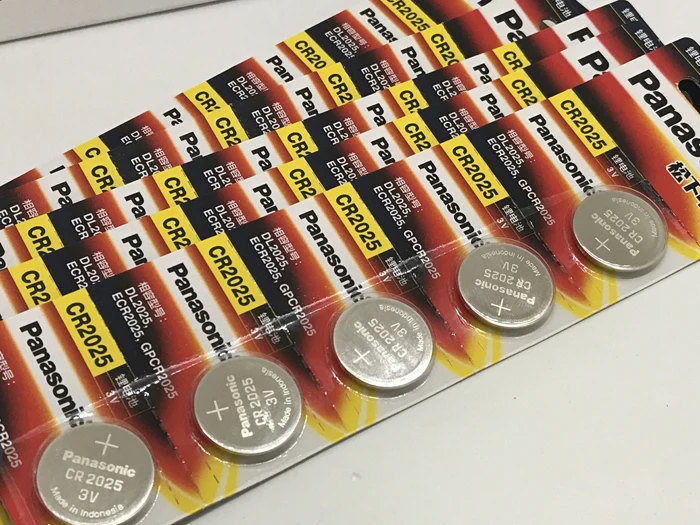 40pcs/lot Panasonic CR2025 3V Button Coin Batteries Cell Watch Toys Computer Calculator Control CR 2025 Lithium Battery
40pcs/lot Panasonic CR2025 3V Button Coin Batteries Cell Watch Toys Computer Calculator Control CR 2025 Lithium Battery