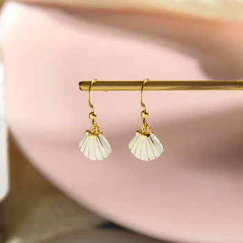 2020 Spring Summer Style Gold Color Enamel White Blue Shell Imitation Pearl Beach Dangle French Wire Earrings
2020 Spring Summer Style Gold Color Enamel White Blue Shell Imitation Pearl Beach Dangle French Wire Earrings