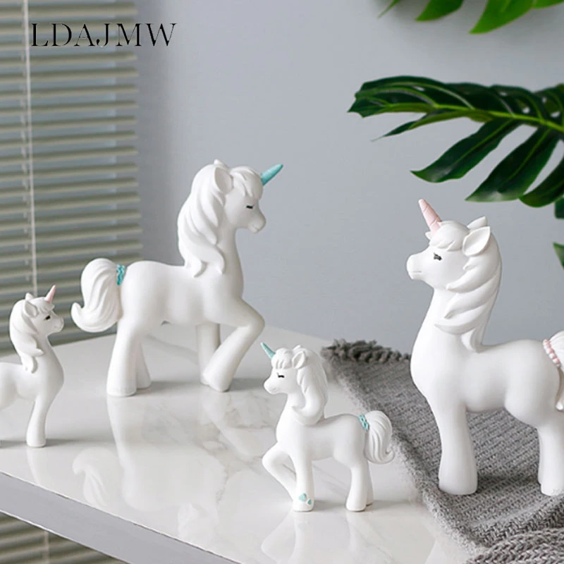 Nordic Unicorn Resin Decoration Desktop Sculpture Wine Cabinet Living Room Bedroom Home Decoration Personality Ornaments Jewelry
Nordic Unicorn Resin Decoration Desktop Sculpture Wine Cabinet Living Room Bedroom Home Decoration Personality Ornaments Jewelry