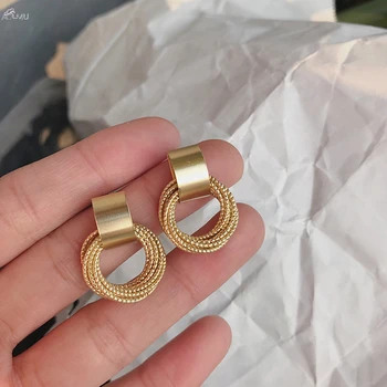 AOMU 2020 Simple New Gold Color Metal Multi-layer Circle Winding Geometric Round Small Stud Earrings for Women Party Jewelry
AOMU 2020 Simple New Gold Color Metal Multi-layer Circle Winding Geometric Round Small Stud Earrings for Women Party Jewelry