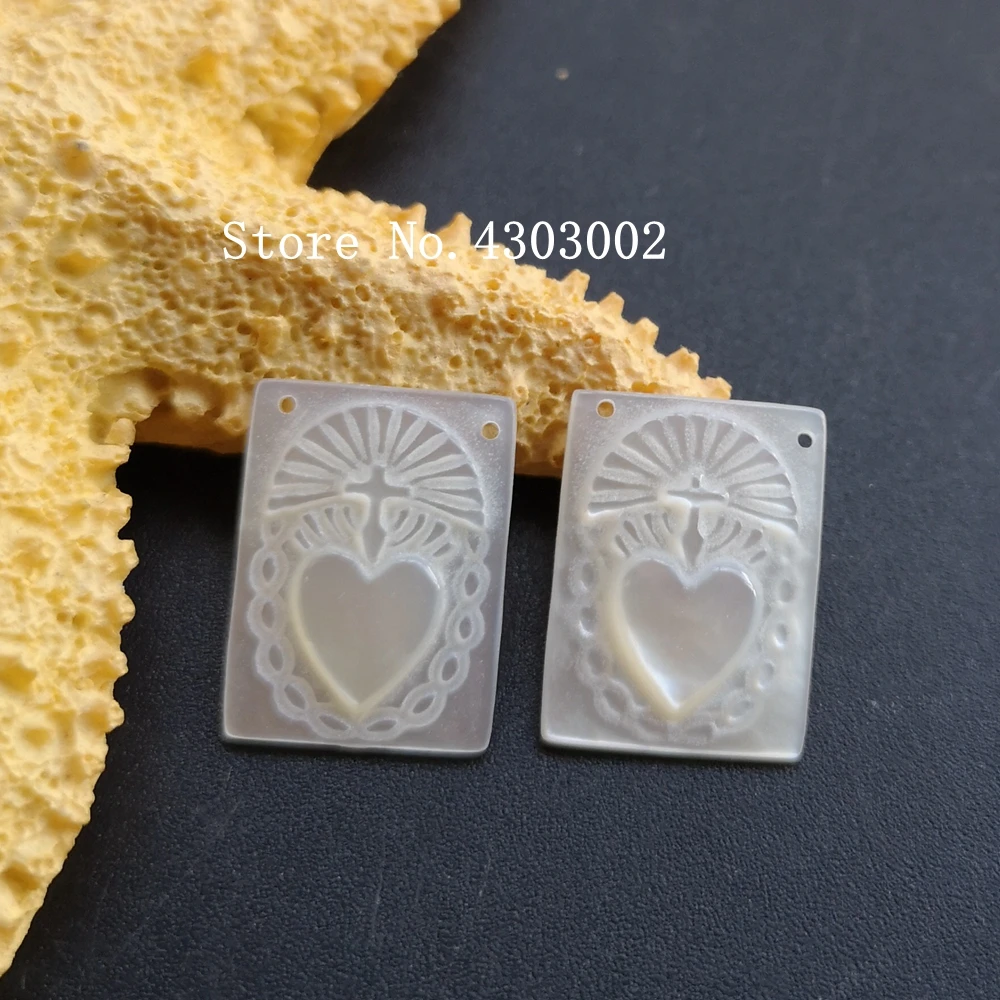 30pcs/lot 12x16mm Natural Rectangle Sacred Heart Mother of Pearl Shell Beads Heart Madonna Pearl Shell MOP for DIY Jewelry
30pcs/lot 12x16mm Natural Rectangle Sacred Heart Mother of Pearl Shell Beads Heart Madonna Pearl Shell MOP for DIY Jewelry