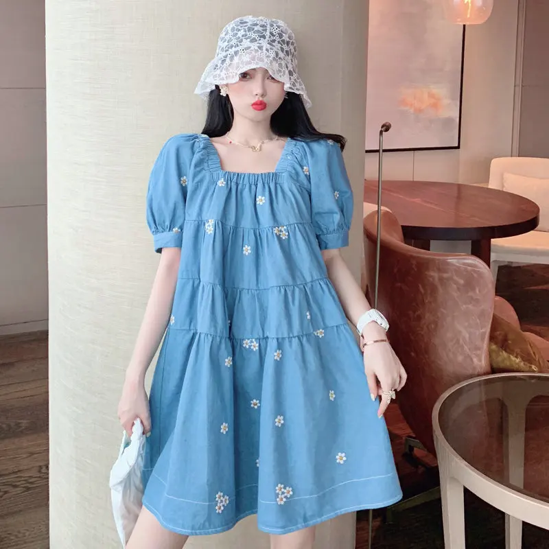 Girls Summer Blue Cotton Denim Dresses Flower Prinitng Loose Fitting Puff Short Sleeve Oversize Knee Length Jean Dress Woman New
Girls Summer Blue Cotton Denim Dresses Flower Prinitng Loose Fitting Puff Short Sleeve Oversize Knee Length Jean Dress Woman New