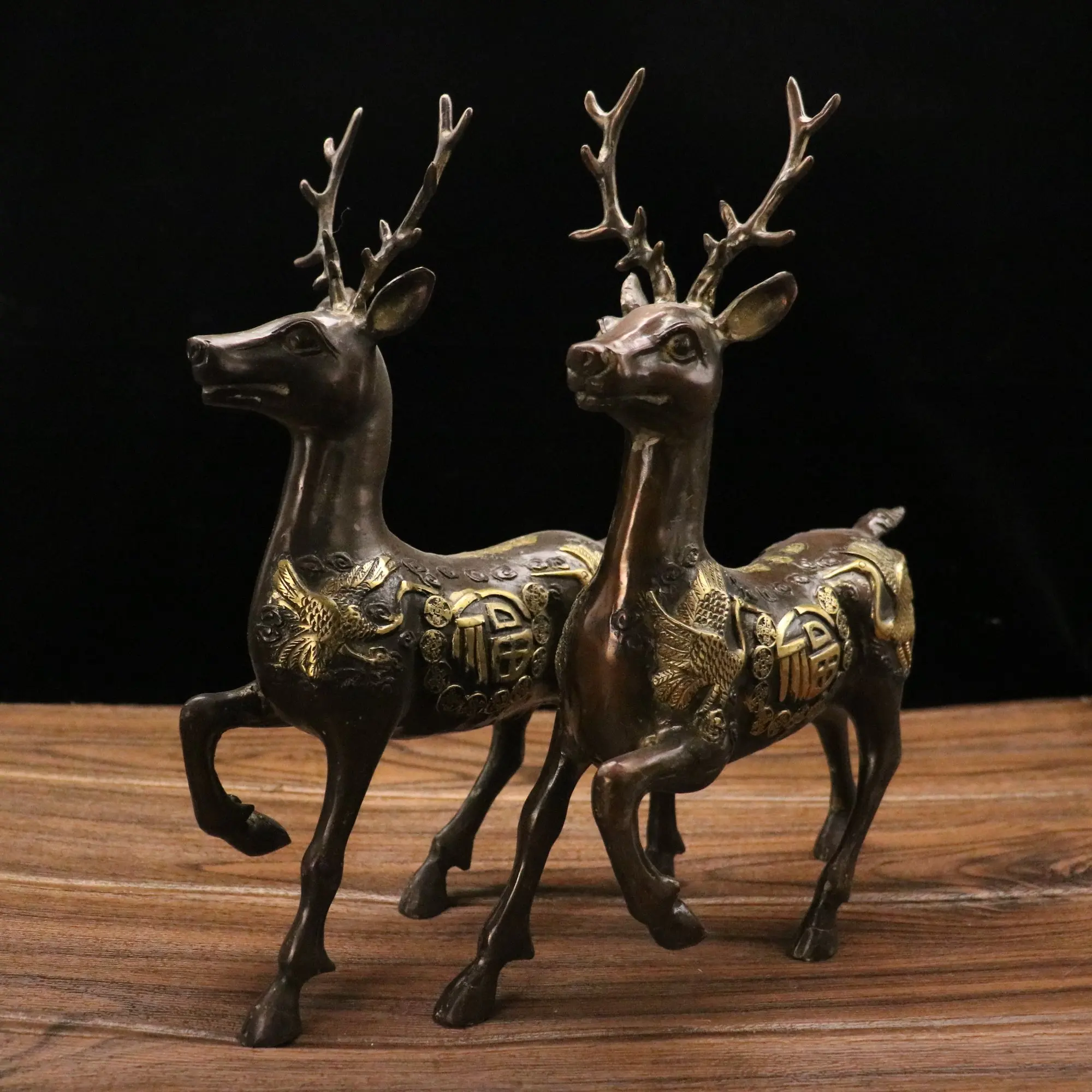 13"Tibetan Temple Collection Old purple Bronze Gilt Dragon and phoenix pattern Fairy deer statue A pair Gather wealth Office
13"Tibetan Temple Collection Old purple Bronze Gilt Dragon and phoenix pattern Fairy deer statue A pair Gather wealth Office