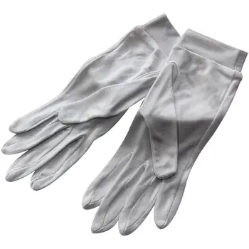 1pair=2pcs Hand Care Exfoliating Hand Mask Moisturizing Whitening Skin Care Anti-Wrinkle Aging Spa Silk Gloves Sunscreen Beauty 
1pair=2pcs Hand Care Exfoliating Hand Mask Moisturizing Whitening Skin Care Anti-Wrinkle Aging Spa Silk Gloves Sunscreen Beauty