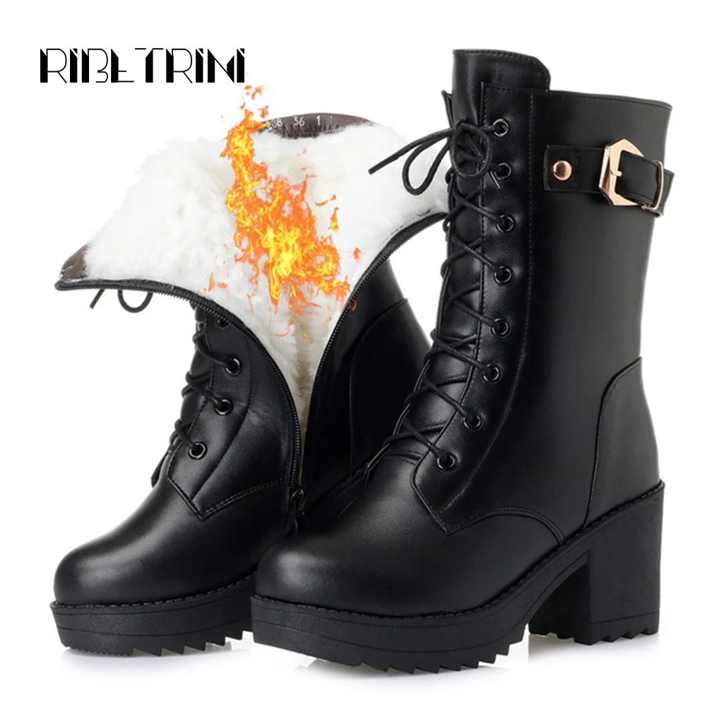 RIBETRINI Martin Boots Genuine Leather Warm Lamb Fur Shoes Woman Chunky High Heels Platform Buckle Mid Calf Snow Style Boots
RIBETRINI Martin Boots Genuine Leather Warm Lamb Fur Shoes Woman Chunky High Heels Platform Buckle Mid Calf Snow Style Boots