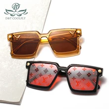 Óculos de sol Dos Homens Das Mulheres 2019 Verão New Fashion Square Tendência V-Personagem de Revestimento Dos Óculos De Sol 1793 Marca D' Água Cor PC UV400(China)