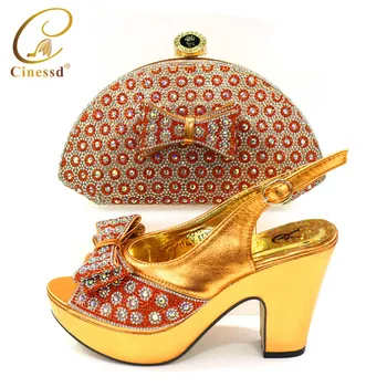 New Fashion Ladies Italian Shoes and Bag Set Decorated with Rhinestone Nigerian Women Wedding Shoes with Bag Set Party Pumps 
New Fashion Ladies Italian Shoes and Bag Set Decorated with Rhinestone Nigerian Women Wedding Shoes with Bag Set Party Pumps