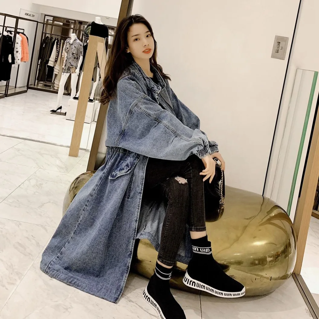 

Photo Shoot CHIC Hong Kong Flavor Bat Sleeve Drawstring Waist Hugging Trench Coat in Loose-Fit Stand Collar Handsome BF Jeans Co