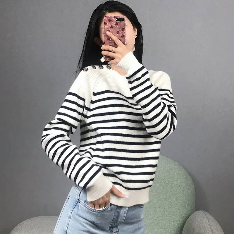 Runway Design Striped Sweater Women Jumper Plus Size Button Knitted Pullovers Loose Long Sleeve Knitwear Office Lady Tops Luxury
Runway Design Striped Sweater Women Jumper Plus Size Button Knitted Pullovers Loose Long Sleeve Knitwear Office Lady Tops Luxury