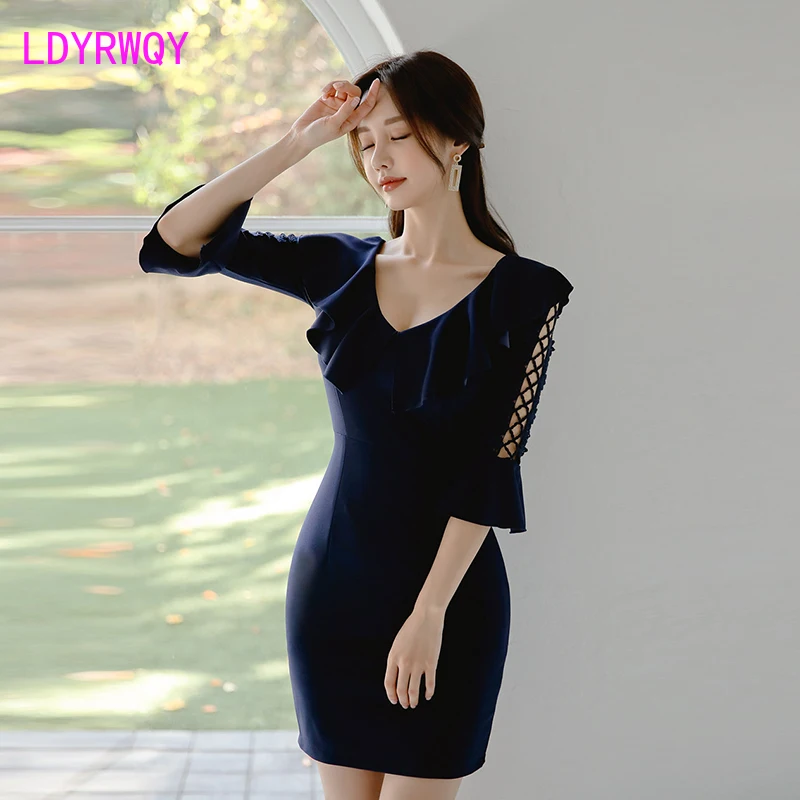 2019 Korean version of the winter high waist waist sexy lotus leaf cross hollow bag hip dress Knee-Length Butterfly Sleeve
2019 Korean version of the winter high waist waist sexy lotus leaf cross hollow bag hip dress Knee-Length Butterfly Sleeve