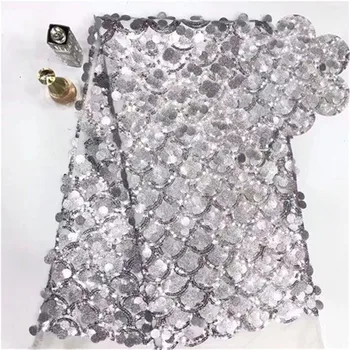 2019 high quality tulle lace fabrics with sequins for wedding dress Luxury french sequin laces fabrics 5yards/lot
2019 high quality tulle lace fabrics with sequins for wedding dress Luxury french sequin laces fabrics 5yards/lot