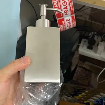 304 Stainless steel square emulsion sabonete liquido sanitizer lotion shower shampoo bottle automatic soap dispenser
304 Stainless steel square emulsion sabonete liquido sanitizer lotion shower shampoo bottle automatic soap dispenser