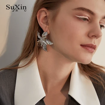 SuXin earrings 2020 new simple flower earrings for women large alloy pendant earrings jewelry gift
SuXin earrings 2020 new simple flower earrings for women large alloy pendant earrings jewelry gift