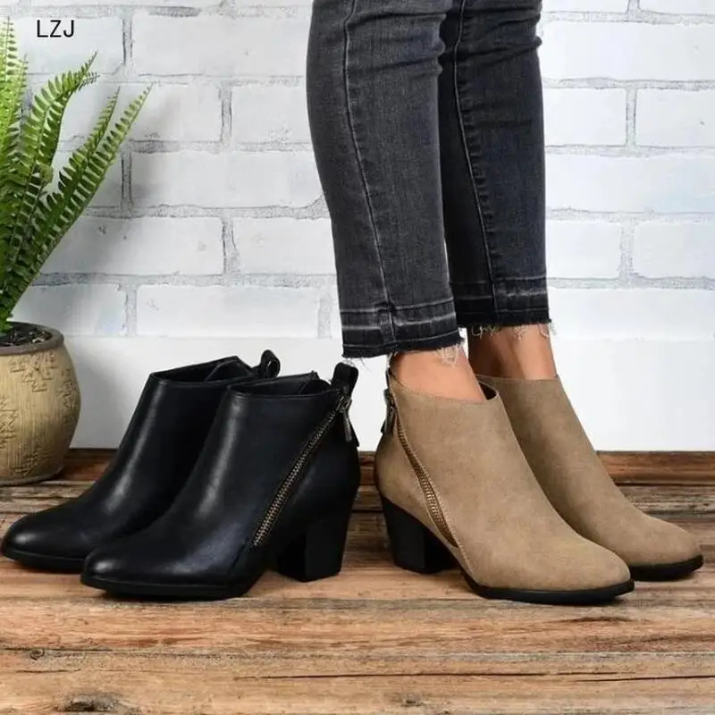 Fashion Women Boots Casual Leather Low Square Heels Zipper Martin Boots Winter Rubber Ankle Boots Black Red Zapatos Mujer 34-43
Fashion Women Boots Casual Leather Low Square Heels Zipper Martin Boots Winter Rubber Ankle Boots Black Red Zapatos Mujer 34-43