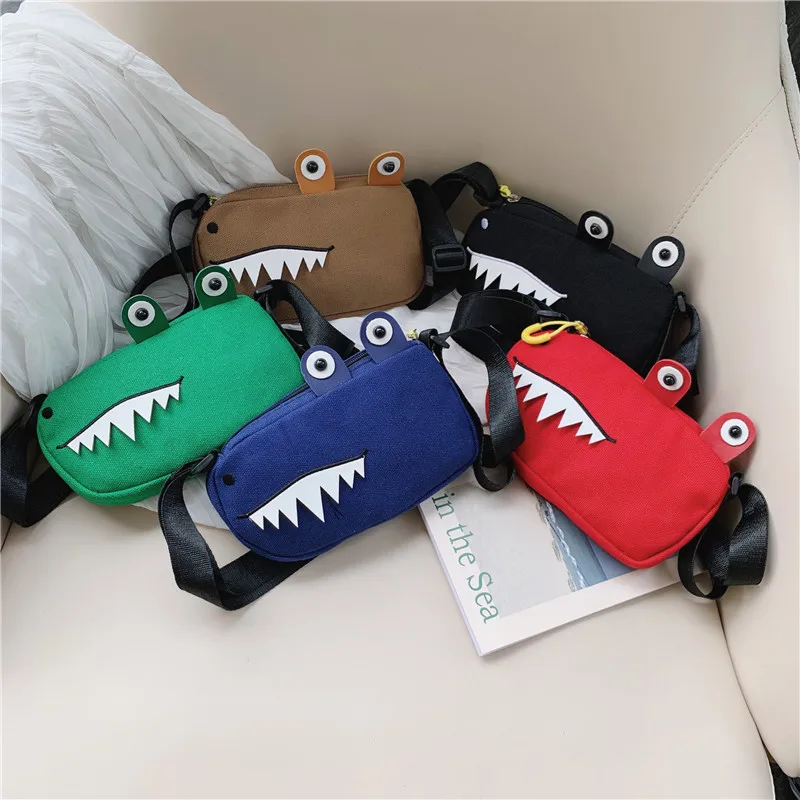 Girls 2020 Spring and Summer New Small Square Bag Shoulder Bag Dinosaur Messenger Bag Cute Cartoon Boy Mini Bag
Girls 2020 Spring and Summer New Small Square Bag Shoulder Bag Dinosaur Messenger Bag Cute Cartoon Boy Mini Bag