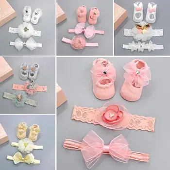 Newborn Baby Girls Headband Bow Flowers Cloth Hair Bands Hair Accessories Socks Gift Boxes Three-piece Suit
Newborn Baby Girls Headband Bow Flowers Cloth Hair Bands Hair Accessories Socks Gift Boxes Three-piece Suit