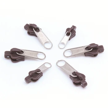 6pcs/lot Rescue Zippers sliders Universal Instant Fix Zipper Repair Kit slider Replacement Zip Slider Teeth For Sewing Clothes
6pcs/lot Rescue Zippers sliders Universal Instant Fix Zipper Repair Kit slider Replacement Zip Slider Teeth For Sewing Clothes