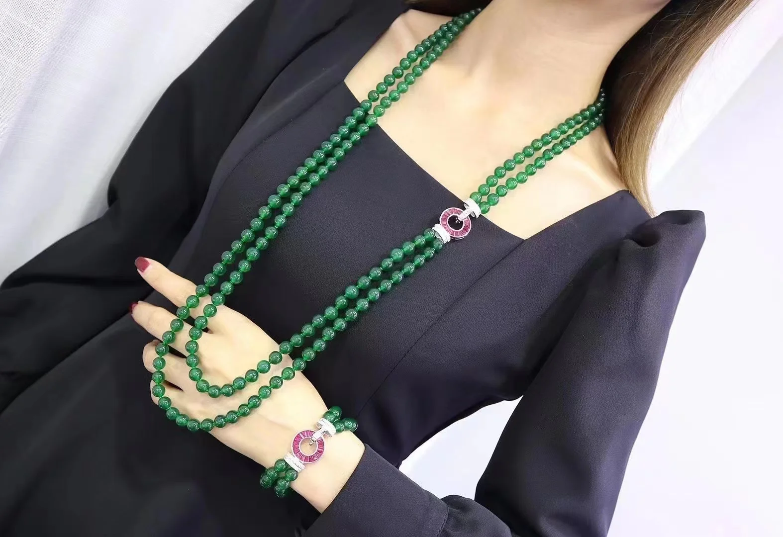 double layers long jade necklace and bracelet jewelry set fine women jewelry sweater necklace green color free shipping
double layers long jade necklace and bracelet jewelry set fine women jewelry sweater necklace green color free shipping