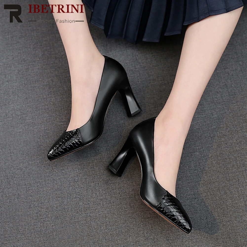 RIBETRINI Female Spring High Heels Office Shoes Woman Genuine Leather Patchwork Pumps Women Elegant Shallow Pumps
RIBETRINI Female Spring High Heels Office Shoes Woman Genuine Leather Patchwork Pumps Women Elegant Shallow Pumps