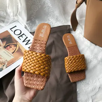 Women Shoes Slippers Weave Leather Flat Slides Ladies Sandals Summer Open Toe Sandal Outdoor Beach Flip Flops 2020 Fashion Shoes
Women Shoes Slippers Weave Leather Flat Slides Ladies Sandals Summer Open Toe Sandal Outdoor Beach Flip Flops 2020 Fashion Shoes