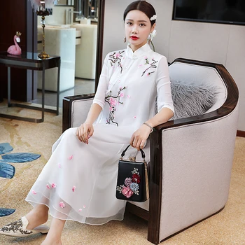 2020 Summer Cheongsam Women Embroidery High Quality Elegant Half Sleeve Mandarin Collar Loose Modern Qipao Dress
2020 Summer Cheongsam Women Embroidery High Quality Elegant Half Sleeve Mandarin Collar Loose Modern Qipao Dress
