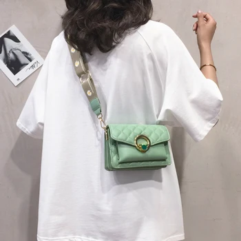 2020 New Summer Fashion Wide Straps Shoulder Messenger Bags Niche Designer Women Purse and Handbags Casual Small Square Bags
2020 New Summer Fashion Wide Straps Shoulder Messenger Bags Niche Designer Women Purse and Handbags Casual Small Square Bags