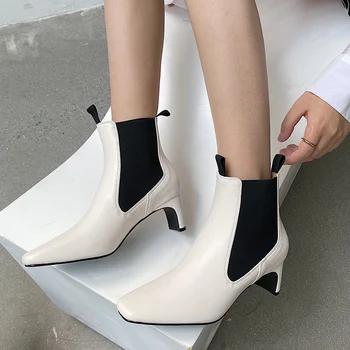 Women INS Winter Fashion Thick Heels Sock Boots White High Heels Stretch Leather Boots Designer Yarn Elastic Ankle Boots Shoes
Women INS Winter Fashion Thick Heels Sock Boots White High Heels Stretch Leather Boots Designer Yarn Elastic Ankle Boots Shoes