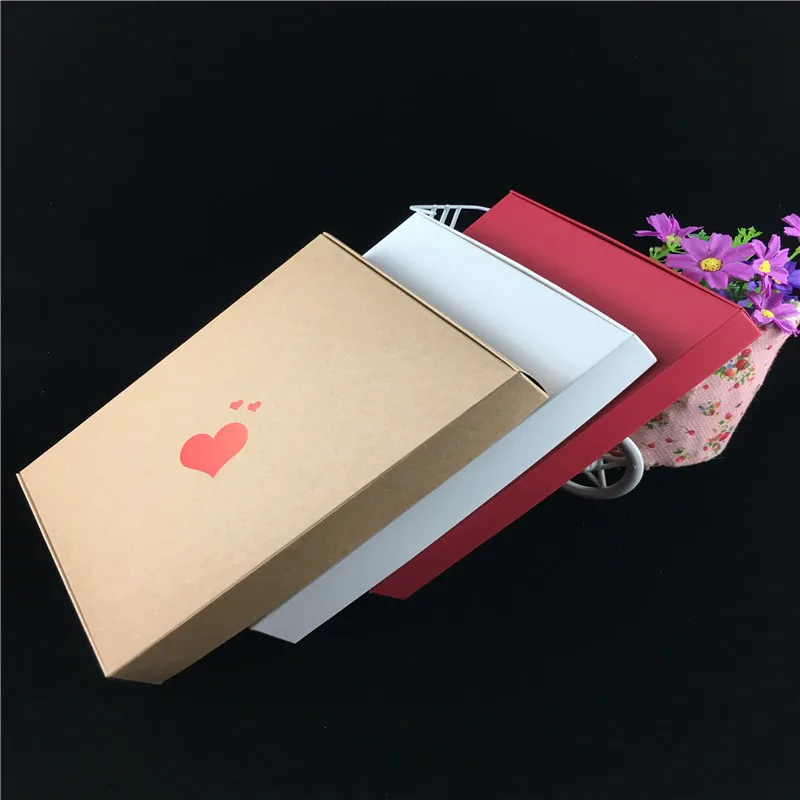 20Pcs/Lot 20x15x2.5cm Paper Kraft Boxes Pack Container Printed Red Lettering Heart For New Year Party Handmade Candy Cake Gift
20Pcs/Lot 20x15x2.5cm Paper Kraft Boxes Pack Container Printed Red Lettering Heart For New Year Party Handmade Candy Cake Gift