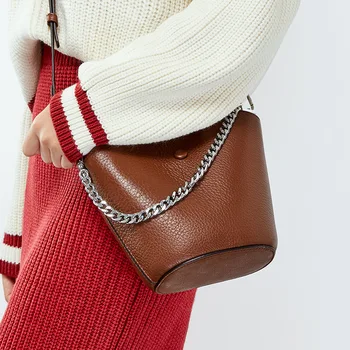 Ellacey Genuine Leather Handbag Korean Fashion Top Layer Cow Leather Mini Chain Bag Shoulder Messenger Bag Crossbody Bucket Bag
Ellacey Genuine Leather Handbag Korean Fashion Top Layer Cow Leather Mini Chain Bag Shoulder Messenger Bag Crossbody Bucket Bag