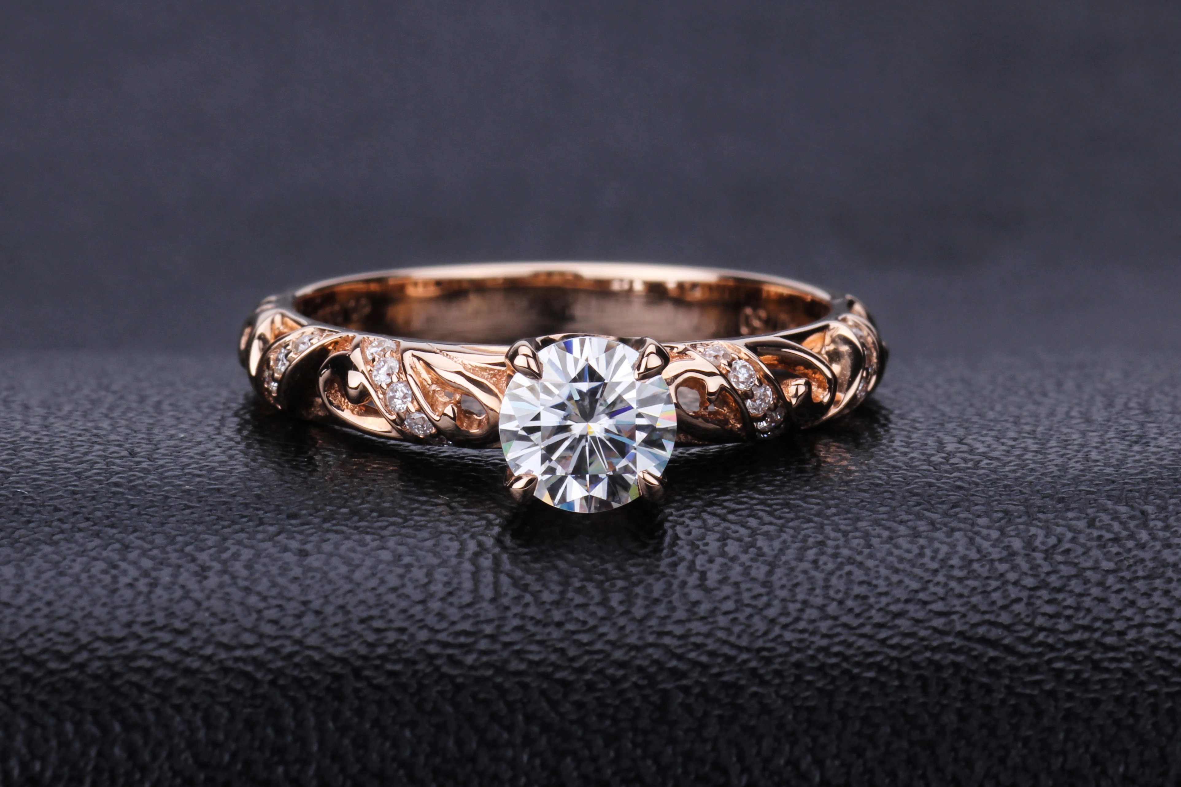 Starszuan Excellent Design Moissanite Engagement Ring Test Passed Positive Moissanite Classic Style Ring for Women
Starszuan Excellent Design Moissanite Engagement Ring Test Passed Positive Moissanite Classic Style Ring for Women