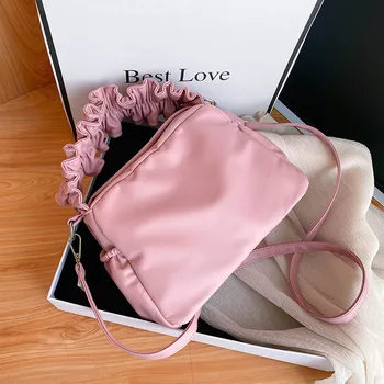 Folded cloud bag shoulder armpit bag female 2020 new trendy ins Korean version of the net red Western style wild
Folded cloud bag shoulder armpit bag female 2020 new trendy ins Korean version of the net red Western style wild