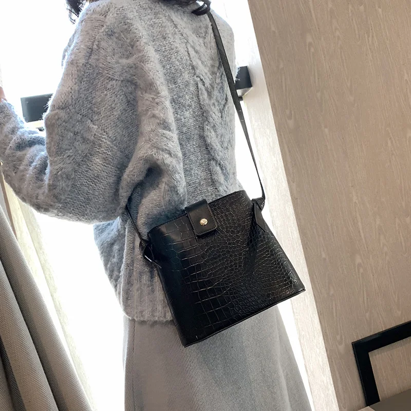 Z052019 New Style Versatile Simple INS Shoulder Bucket Fashion Textured High Grade Sense Western Style Online Celebrity Black Ba
Z052019 New Style Versatile Simple INS Shoulder Bucket Fashion Textured High Grade Sense Western Style Online Celebrity Black Ba