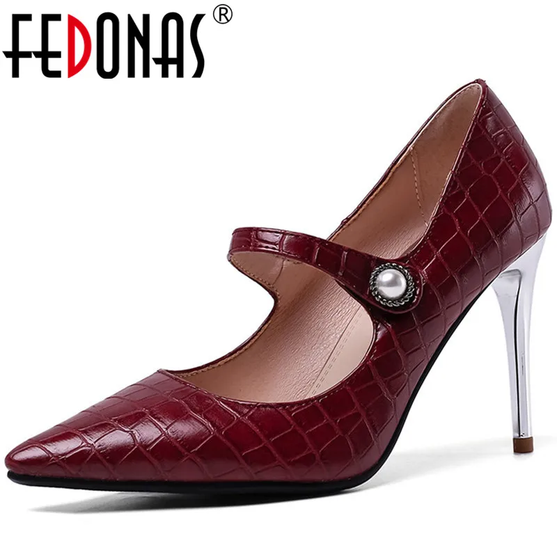 FEDONAS Top Quality Women Basic Slip On Pumps Spring Summer Pearl Decoration Shoes High Fine Heels Sweet New Shoes Woman
FEDONAS Top Quality Women Basic Slip On Pumps Spring Summer Pearl Decoration Shoes High Fine Heels Sweet New Shoes Woman