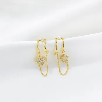 2020 New fashion sweet lovely Heart senior earrings geometric Women long metal tassel shiny crystal trend fine Drop earrings 
2020 New fashion sweet lovely Heart senior earrings geometric Women long metal tassel shiny crystal trend fine Drop earrings