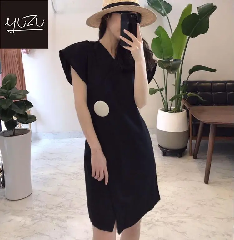 Cotton Linen Dress 2020 Fashion Side Big Button V Neck Knee Party Dress Women Short Sleeve Khaki Black Solid Dresses Plus Size
Cotton Linen Dress 2020 Fashion Side Big Button V Neck Knee Party Dress Women Short Sleeve Khaki Black Solid Dresses Plus Size