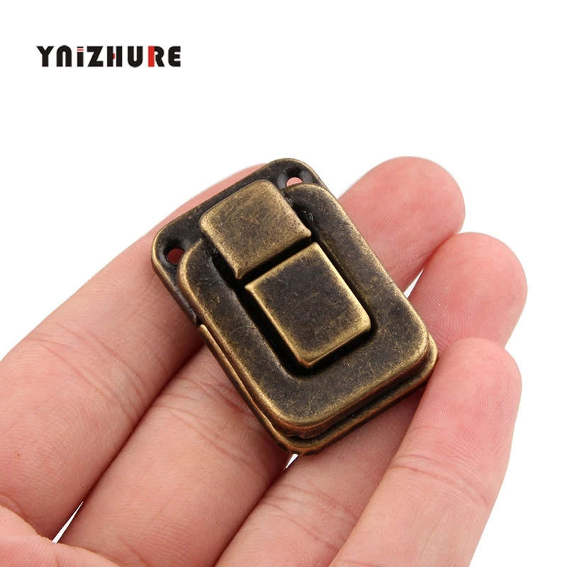 4PCS 27*40MM Suitcase Latches Antique Wooden Box Buckle Metal Buckle Bronze Trumpet Taiping Box Clasp Buckle
4PCS 27*40MM Suitcase Latches Antique Wooden Box Buckle Metal Buckle Bronze Trumpet Taiping Box Clasp Buckle