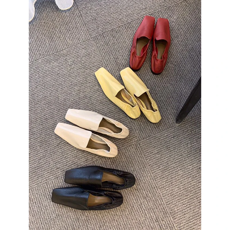 2020 New Retro Square Toe Flats Spring Autumn Brand Design Slip-on Women Leather Shoes Solid Low Heel Wrinkle Female Flats
2020 New Retro Square Toe Flats Spring Autumn Brand Design Slip-on Women Leather Shoes Solid Low Heel Wrinkle Female Flats