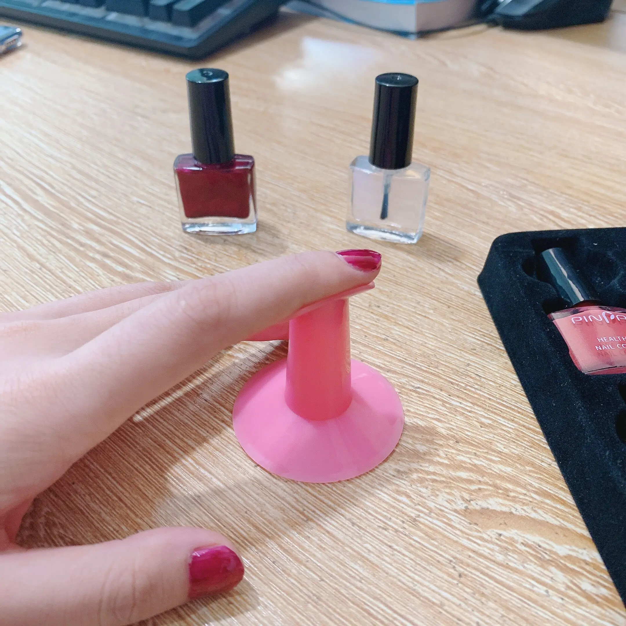 2Pcs Pro Nails Art Forms Holder French Manicure Tool Protector Finger Support Stand Rest For Gel Polish Extension Accessories
2Pcs Pro Nails Art Forms Holder French Manicure Tool Protector Finger Support Stand Rest For Gel Polish Extension Accessories