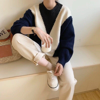 Geometric Contrast Color Sweater Women's Autumn and Winter 2020 New Loose Long Sleeve Straight Round Neck Sweater
Geometric Contrast Color Sweater Women's Autumn and Winter 2020 New Loose Long Sleeve Straight Round Neck Sweater