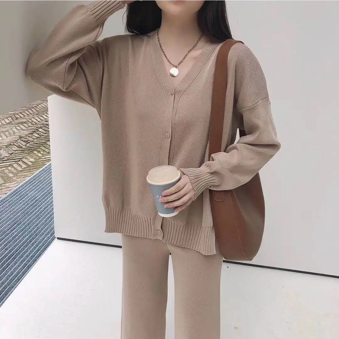 Women'S Knitted 2 Piece Sets Wide Legs Pants Cardigans Autumn Winter Single Breasted Sweater Trousers Female Knitwear 2 Pc Suits
Women'S Knitted 2 Piece Sets Wide Legs Pants Cardigans Autumn Winter Single Breasted Sweater Trousers Female Knitwear 2 Pc Suits