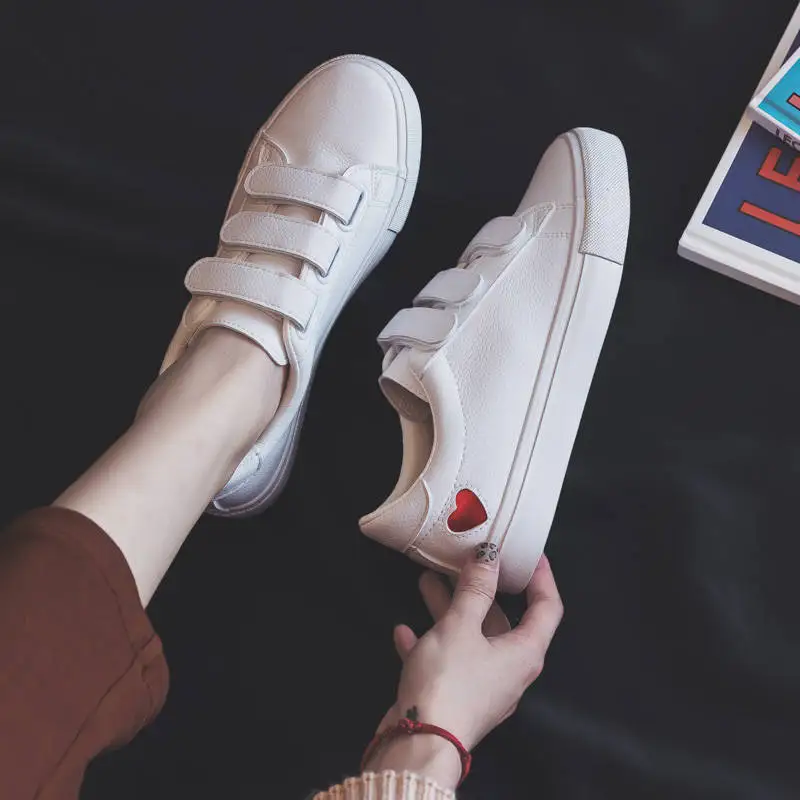 Velcro white shoes female 2019 summer new ins wild Korean students white shoes women shoes net red shoes
Velcro white shoes female 2019 summer new ins wild Korean students white shoes women shoes net red shoes